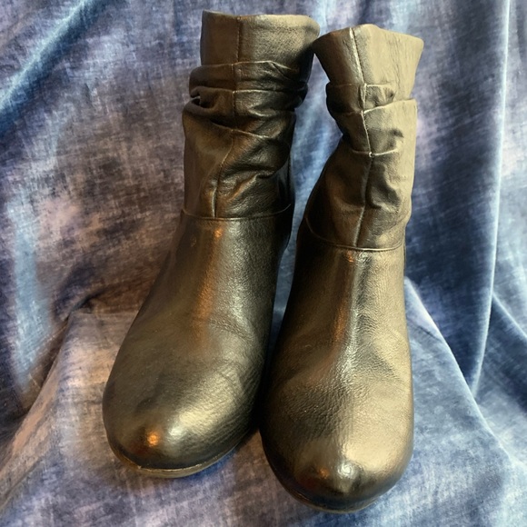 Boots, wedge heel, slouchy Chinese Laundry size 8 - Picture 3 of 8